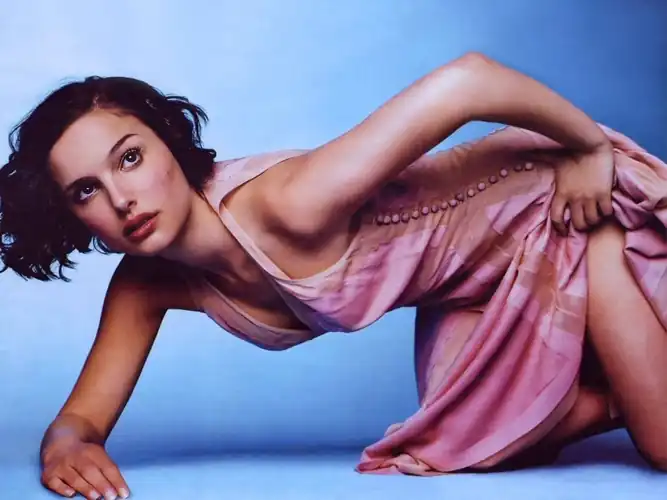 Does anyone know where I can find the full resolution of this picture?