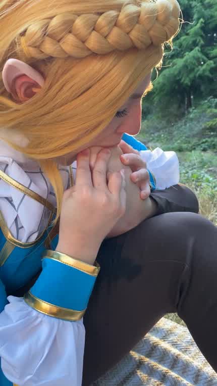 Rate my self-worship as Princess Zelda? 🙄💕