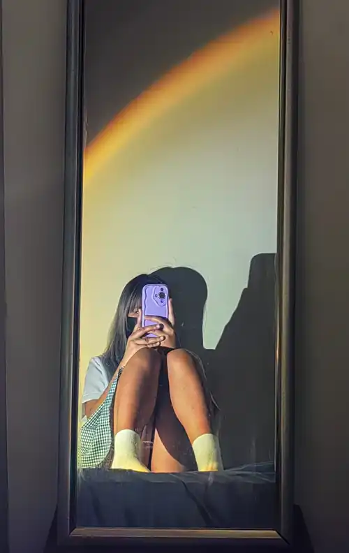 Are there any older guys that like asian girls? 18f, 4'5ft 💖