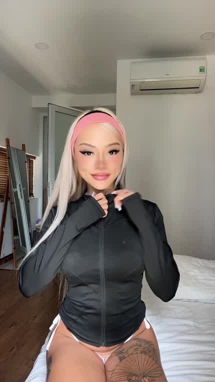 Would you take the day off to spend some time with me? 😏