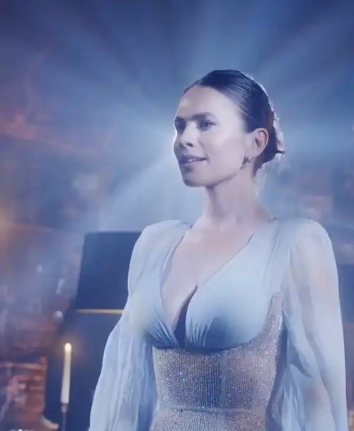 She’s literally glowing <3