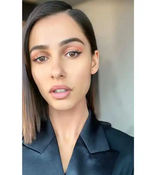 Naomi Scott - [NEW] Selfie - Those Lips thoo
