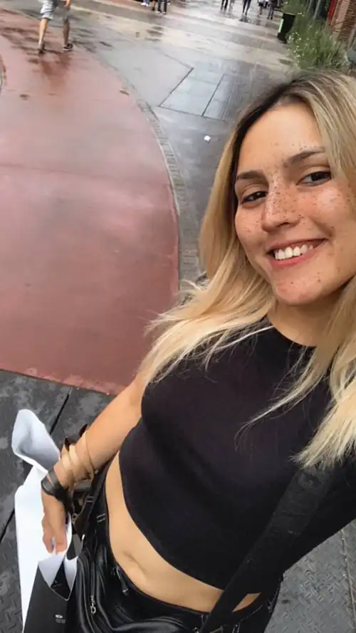 Im your sexy and pretty neighbor F18 (iktr)