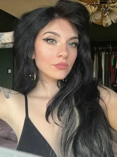 Every hue is lovely, and I'm showing off mine <3