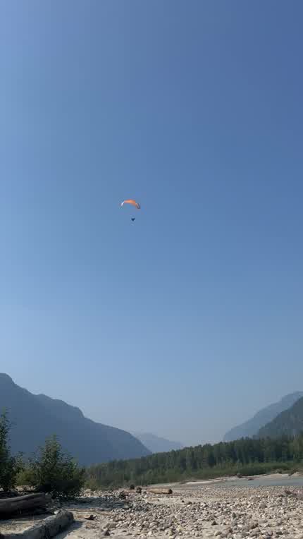 Gave the paraglider a show hehe