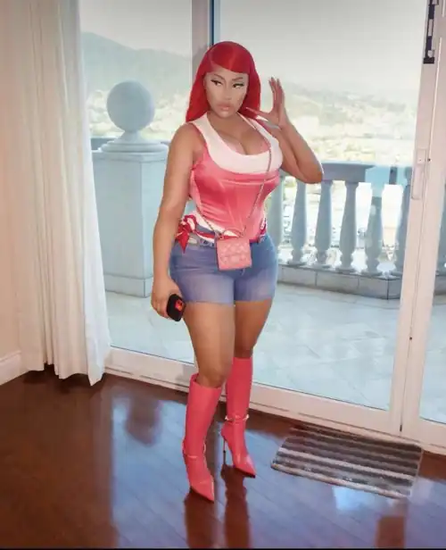 Pumpin all day and night to Mommy Nicki. DM