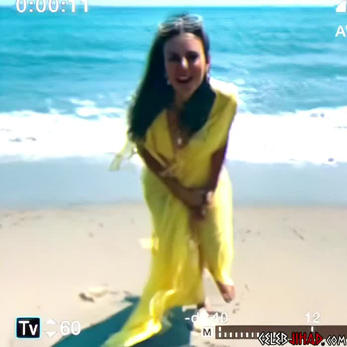 Victoria Justice - No bra No panties