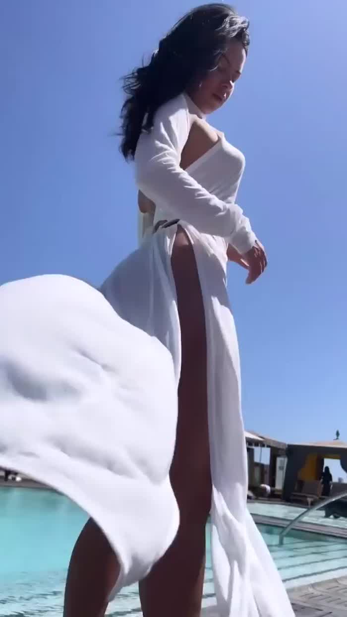 hot                                                                                                                                                                                                                                                                                                        
