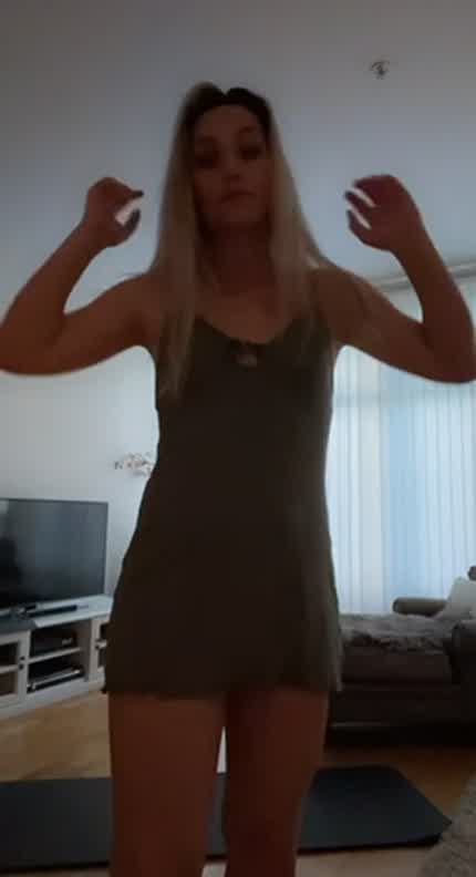Does my dress go well with my cage?