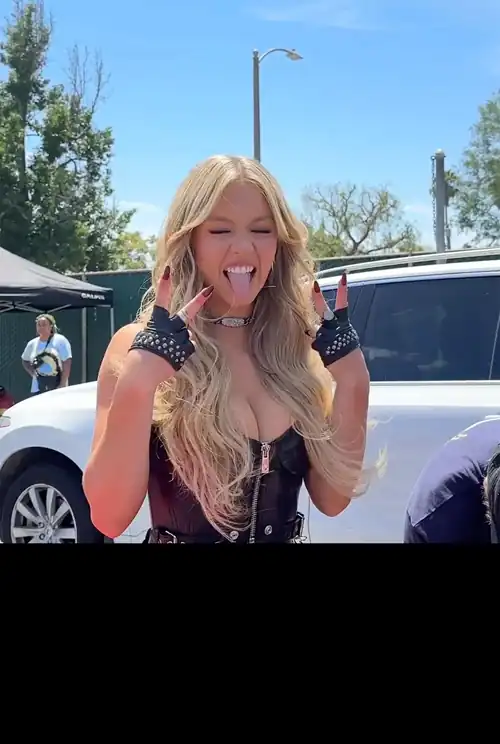 Such a rockin' woman