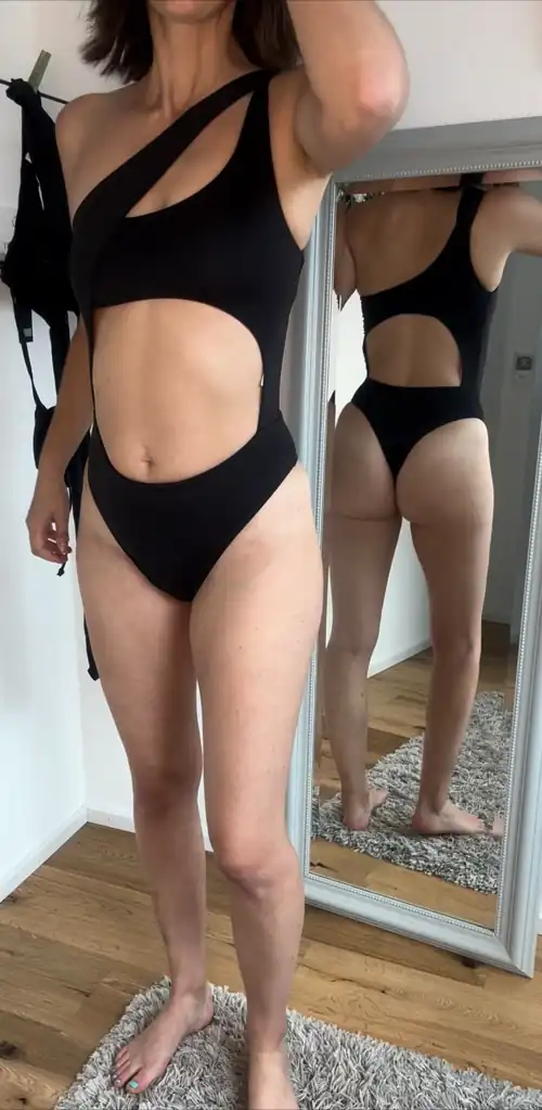 I tried a new swimsuit: yes or no…(swiss girl)