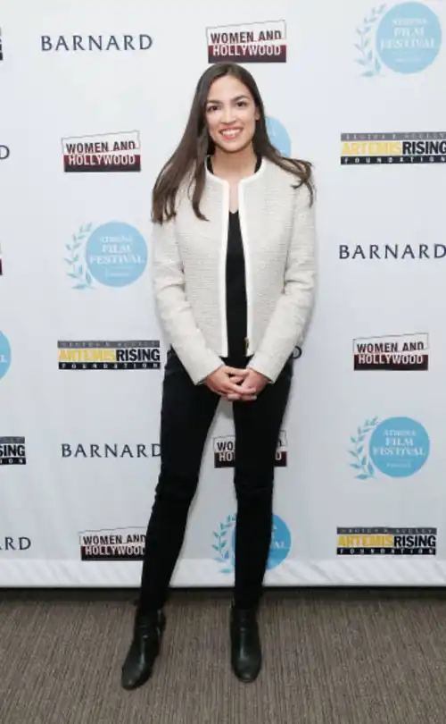She always looks great in boots/heels 