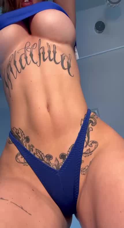 I think my tummy is cute