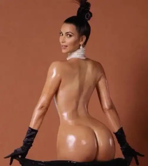 Somehow I haven’t cummed to mommy in a while. I need someone to feed me her 😩