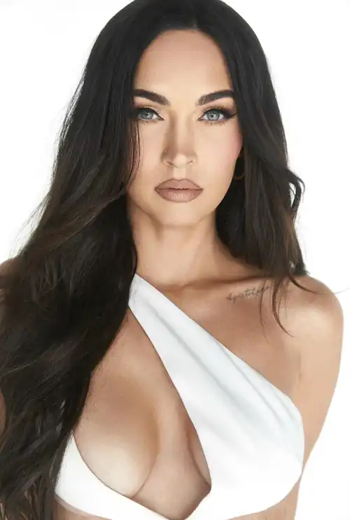 Megan Fox Looking Hot 