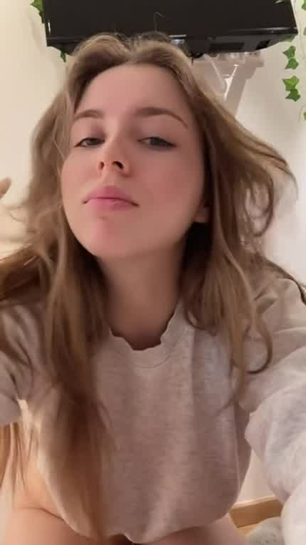 My 19yo body is ready to be stretched