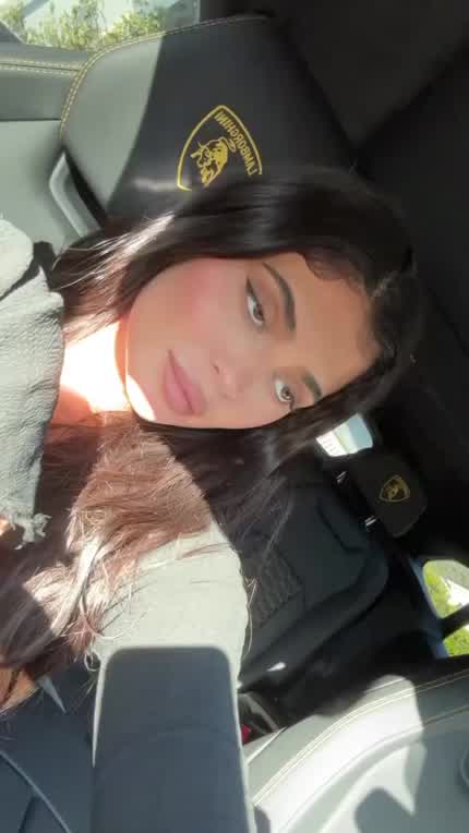 Kylie Recent vid 💜