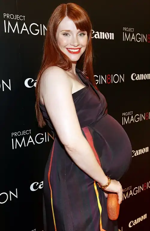 Bryce Dallas Howard 7 months pregnant