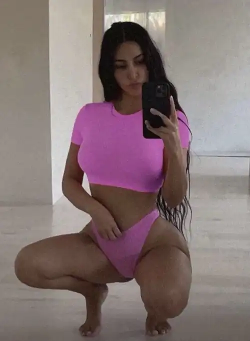 any buds wanna send each other stroke vids on snap while we goon to kim?