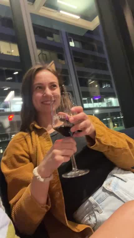 I made eye contact with the waitress at the end of this video