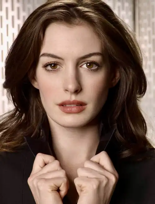 Getting a chance to worship &  serve a face as gorgeous as Anne Hathaway’s is an honor.  