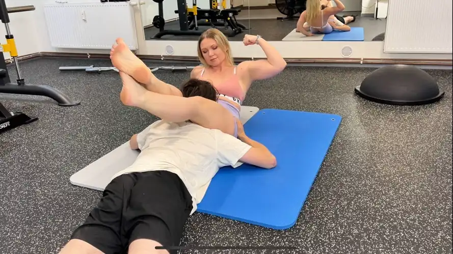 When the head scissors become unbearable, submission is the only option