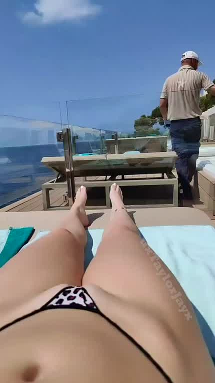 Trying to act casual while leaving my pussy exposed for the jacuzzi cleaners to see, I was so nervous but wow! What a huge rush, it got me so wet 😳