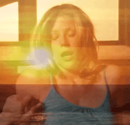 Julie Bowen in Weeds