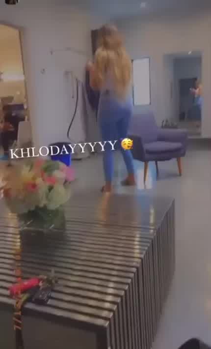 Bubble Butt Bimbo in Jeans 🍑🤤👖