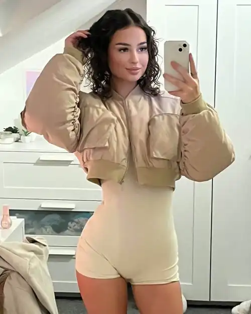 Brunettes do it better hehe