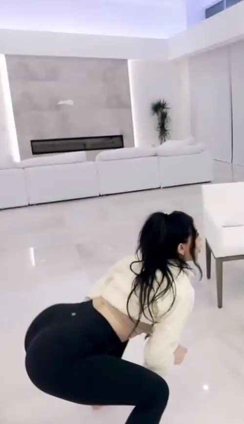 Me too I want that ass