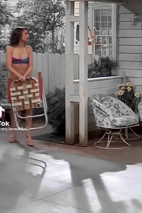 Mila Kunis 