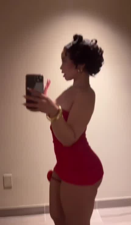 She need to put it on me