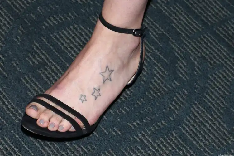Daisy has a sexy foot