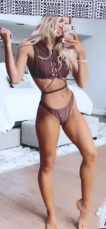 Dear good her body is insanely hot!
