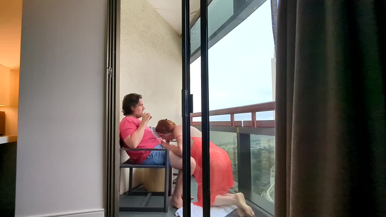 We're not usually super risky, so this hotel balcony blowjob was a lot for us