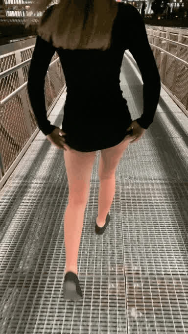 Ever caught a sexy girl flashing in public?