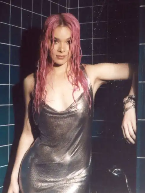 Hailee all wet 