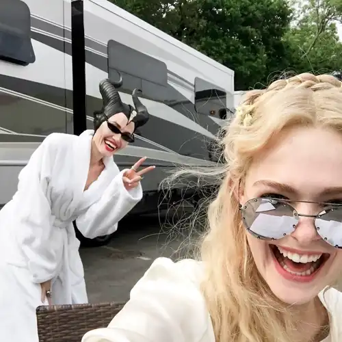 Angelina and Elle Fanning
