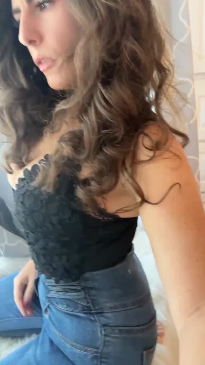 Think Brunettes do it better