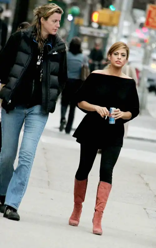 [03/24/06] We Own The Night Film Set Candids 