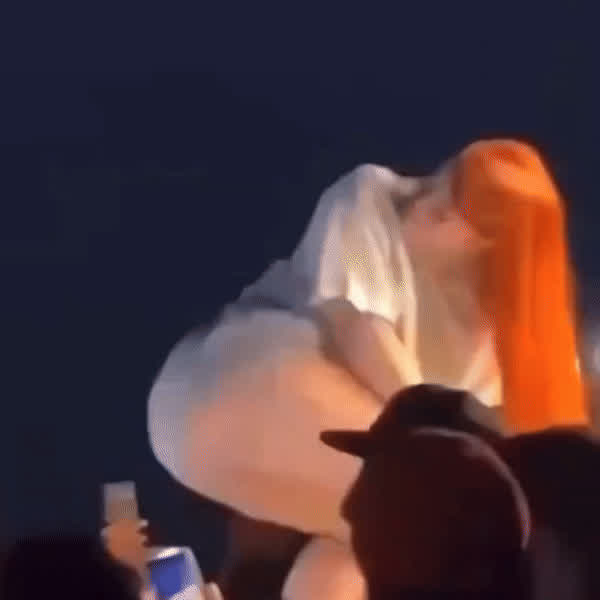 Someone said she twerks more than she raps… Im not complaining 