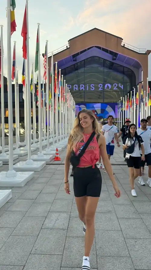 Alica in Paris 