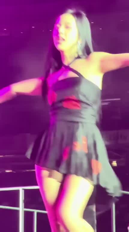 Jisoo 🍑