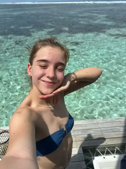 Would you date a girl like me? 18F