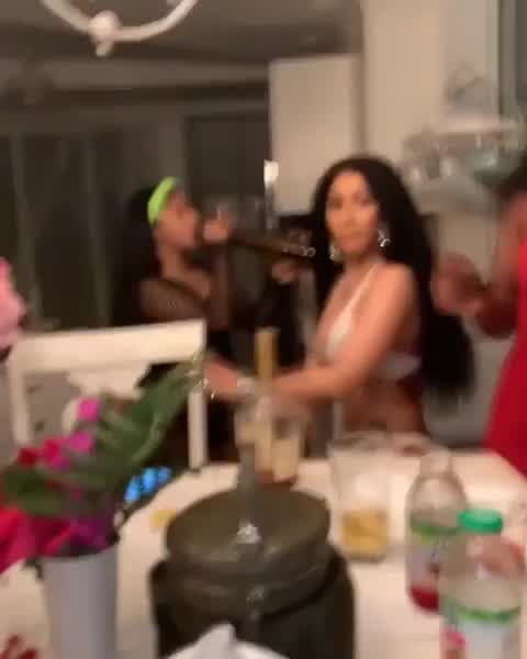 Cardi B 🥵🔥🔥