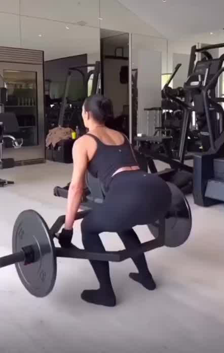 Kim’s Ginormass Dumper 🍑