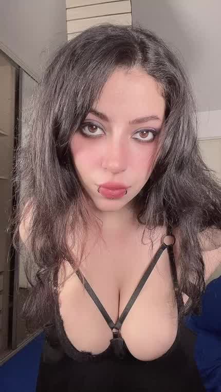call me a vampire cause I’m ready to suck u dry 🩸🧛‍♀️