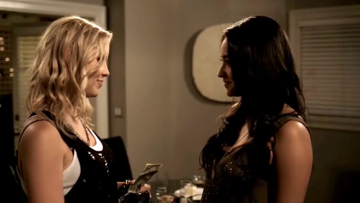 Claire Holt kissing Shay Mitchell #2 (Pretty Little Liars)