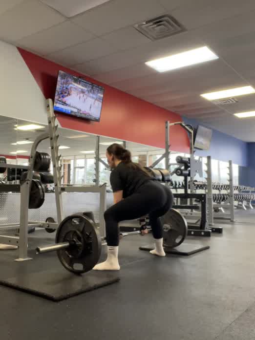 I lost a lot of strength when I was in a deficit, and I’m so excited I got 20lbs over my bodyweight for 4 🥰🥰